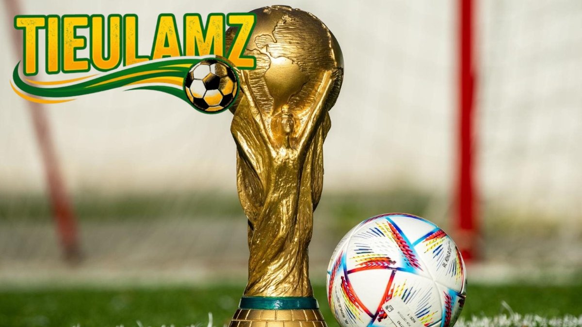 Cúp vàng FIFA World Cup danh giá.