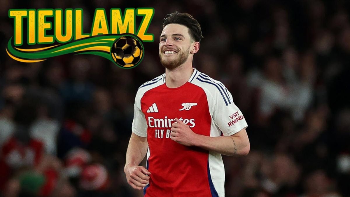 Declan Rice thể hiện khả năng phòng ngự và hỗ trợ tấn công