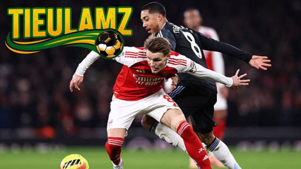 Martin Odegaard điều tiết lối chơi trong một trận đấu của Arsenal