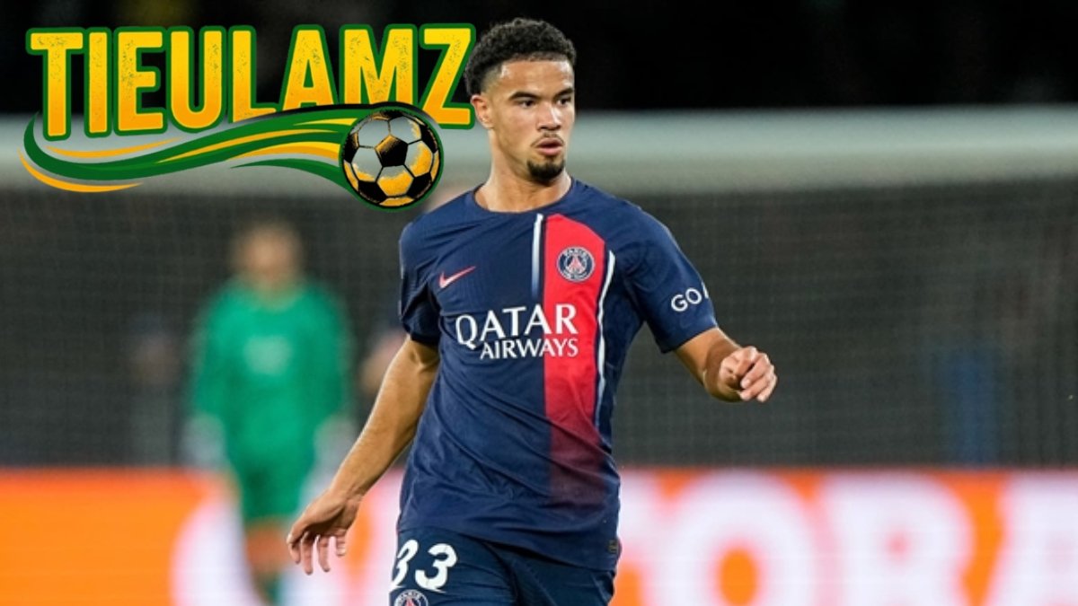 Zaïre-Emery trong màu áo Paris Saint-Germain